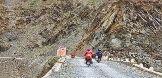 Best journeys are not planned, they are discovered. Live up the road with RoadLiV challenge