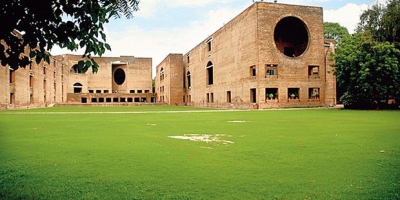 How can foreign students take admission in Indian Institute of Management